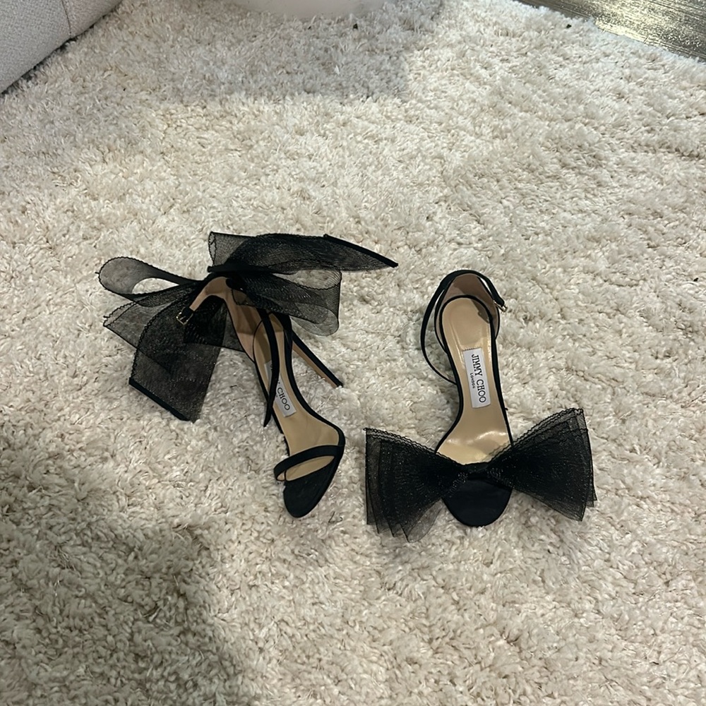 $500 ven -Need to sell ASAP shipped Jimmy choo aveline bow tie heels